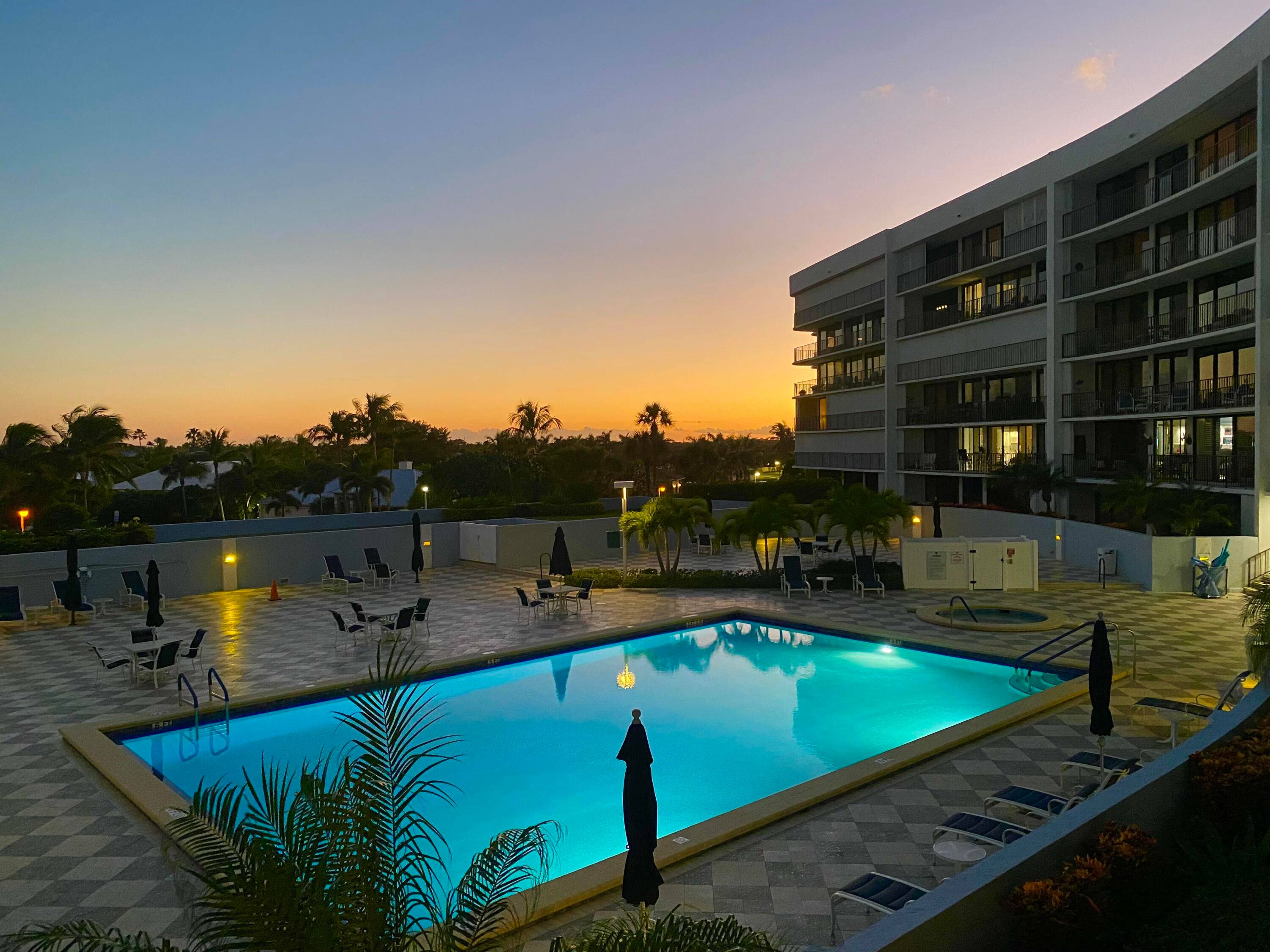 MODERN OPEN FLOOR PLAN CONDO OVERLOOKING THE BEAUTIFUL POOLVIEWS OF OCEAN AND GORGEOUS SUNSETSACROSS THE STREET FROM JUPITER BEACHAND CLOSE TO THE JUPITER INLET AND HARBOURSIDE RESTAURANTS AND SHOPPESTHIS IS ...