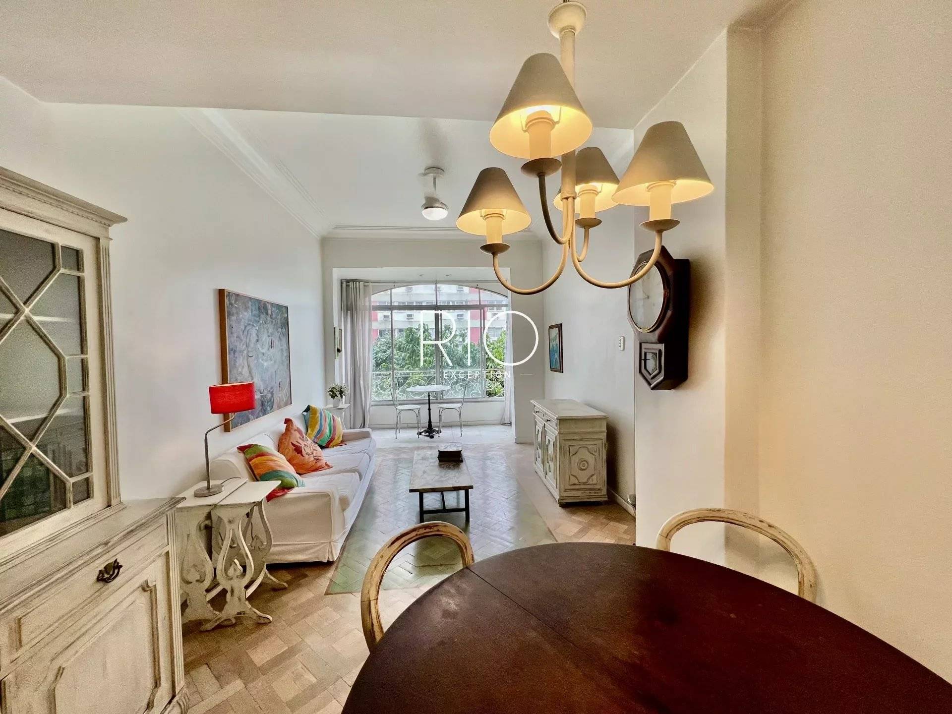 IPANEMA near Place NS DA PAZ - Charming apartment of 75m2 - 2 bedrooms, to refresh.