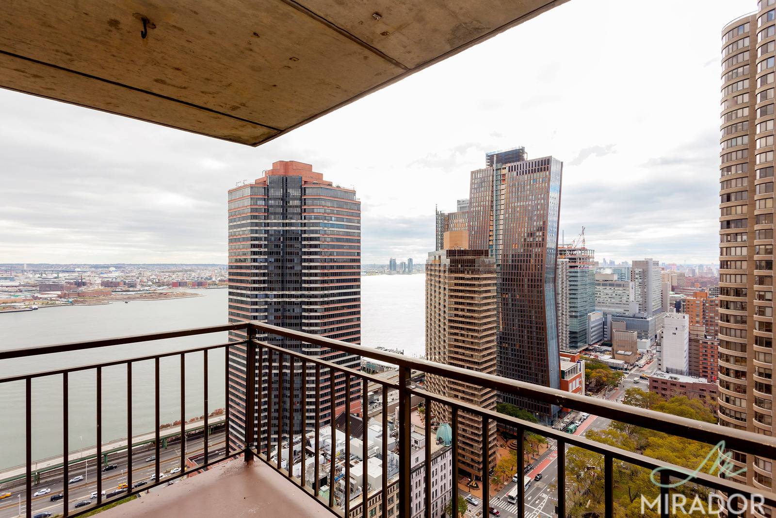 34th floor South facing renovated 2 bedroom, 1.