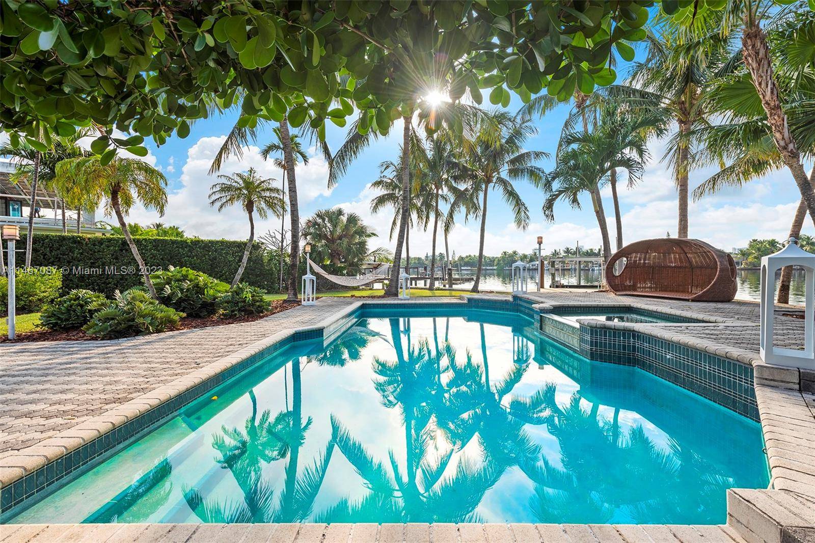 Boaters delight in coveted Surfside neighborhood !