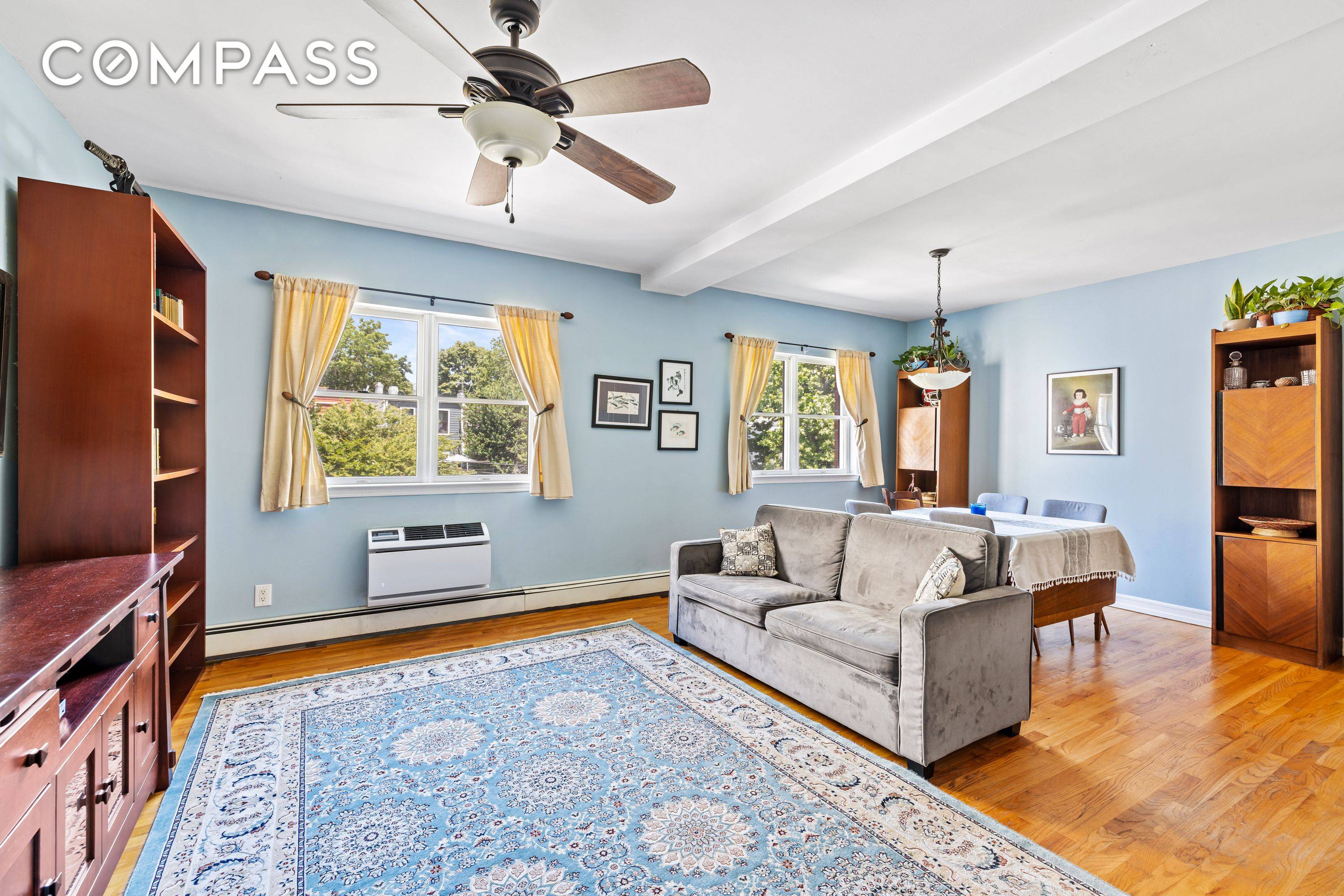 Bright and Beautiful Windsor Terrace condo with parking !