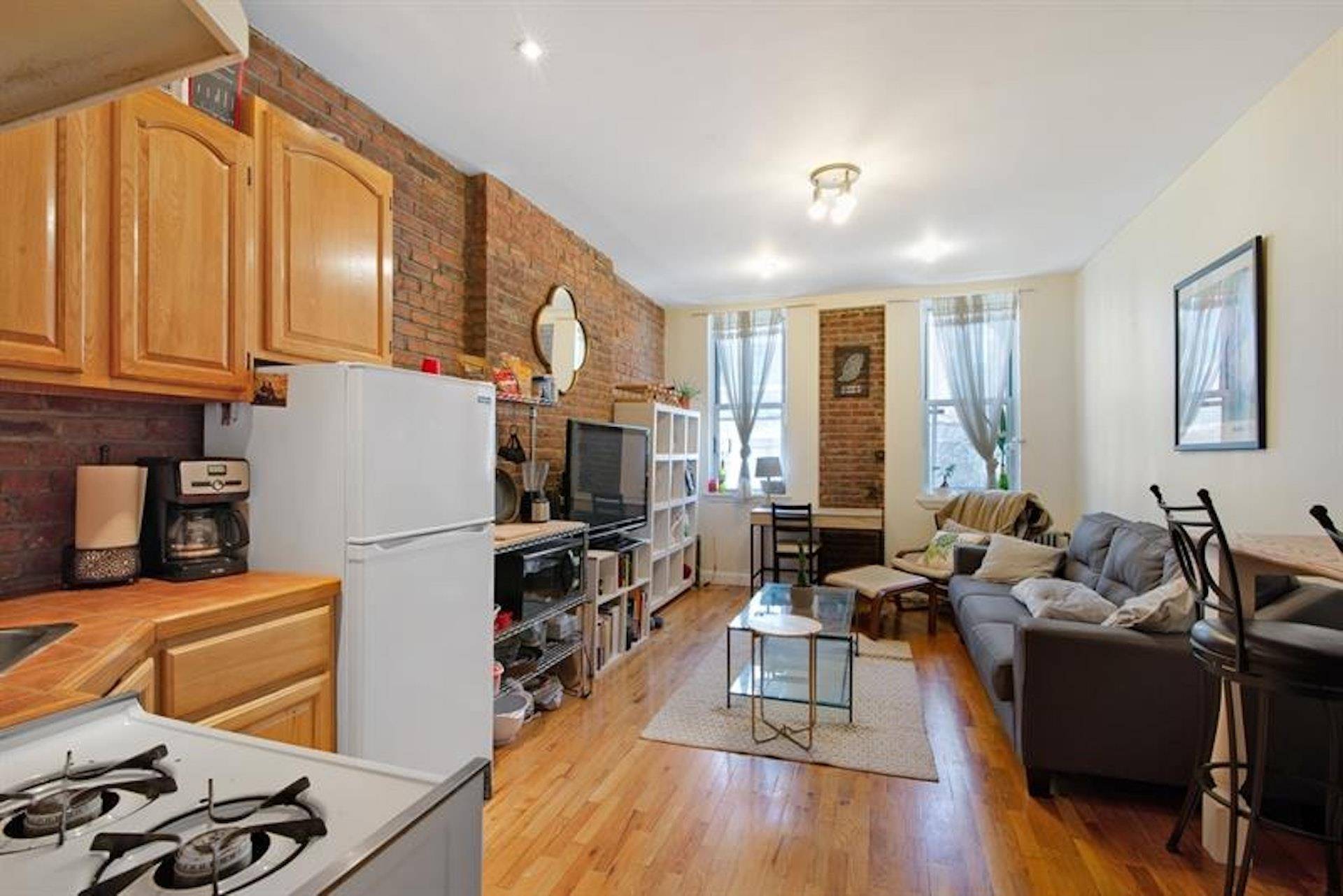BOERUM HILL BEAUTY WITH 2 OUTDOOR SPACES 1 PRIVATE 1 SHARED !