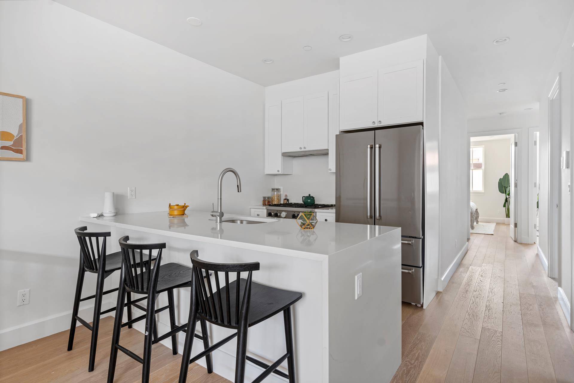 Welcome to 182 Minna Street A newly built, boutique condominium comprised of six generously sized two bedroom 2BR and three bedroom 3BR residences.