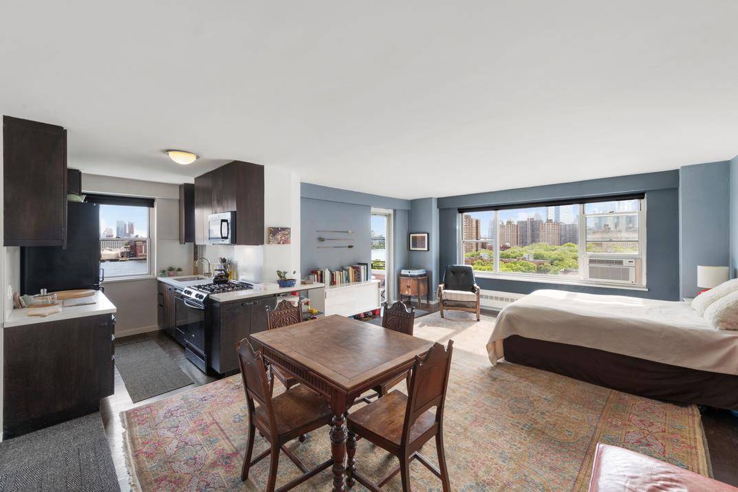 NEW LISTING ! Perfectly placed on a high floor, C 1203 is a thoughtfully reimagined one bedroom that's bright, open, and airy, with lush, green views of the East River, ...