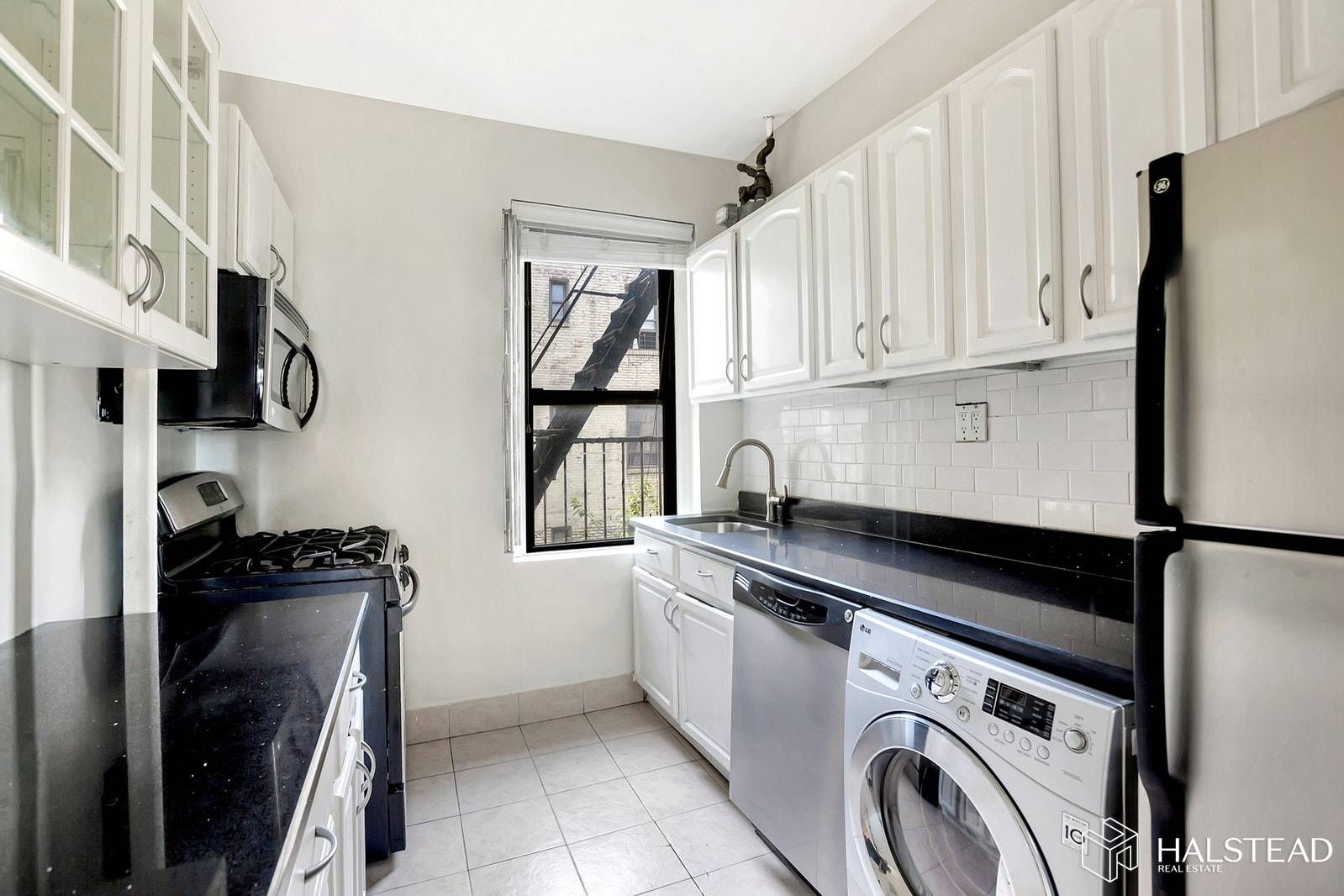 This is REAL 3 beds, super renovated with Laundry in unit for less than 3k in Astoria !