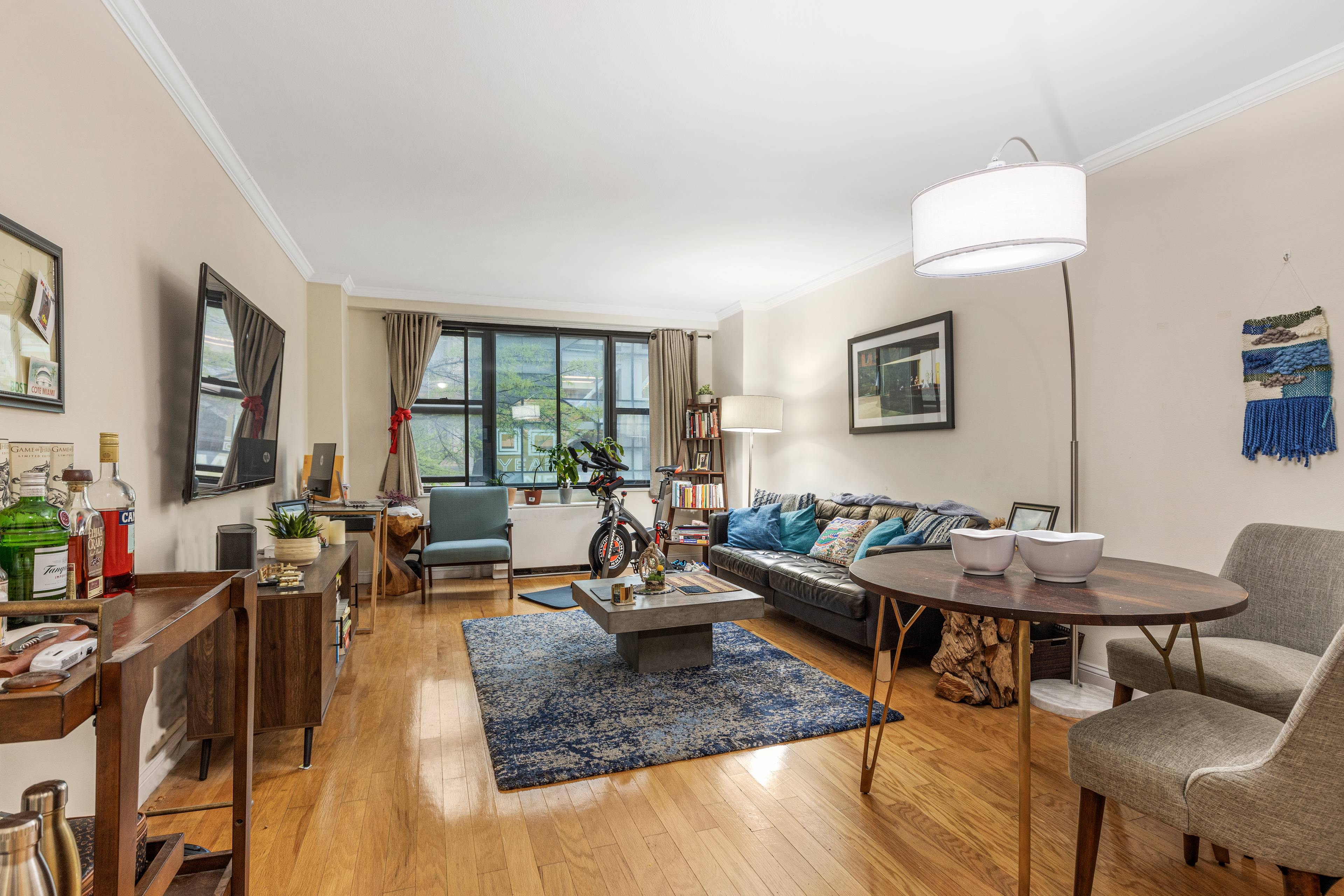 This is your opportunity to live in this stunning one bedroom at Union Square.