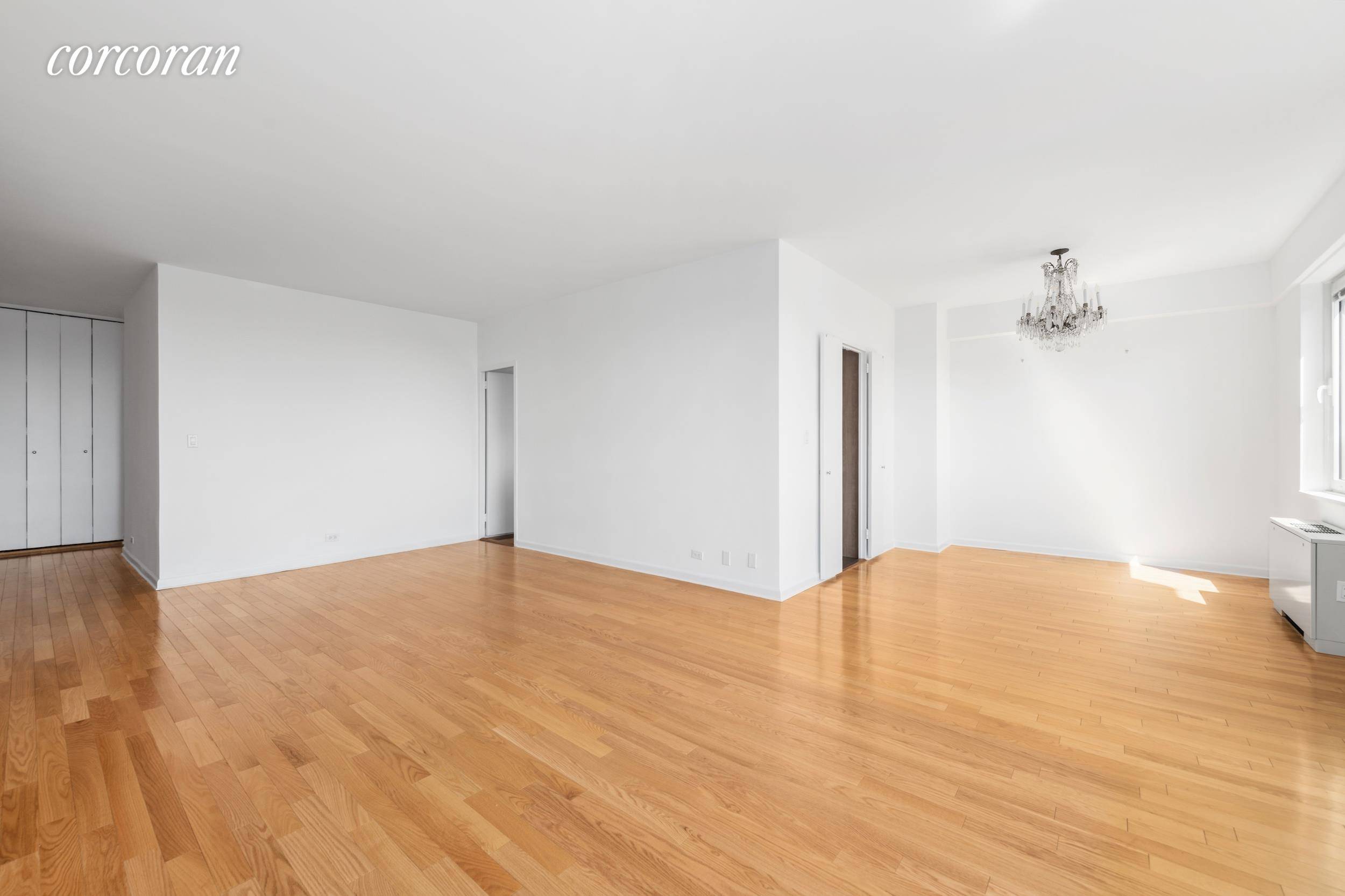 Located in the heart of the upscale Carnegie Hill neighborhood, this upper level 3 bedroom, 3 bathroom corner unit offers breathtaking, unobstructed views of Central Park overlooking the Jacqueline Kennedy ...