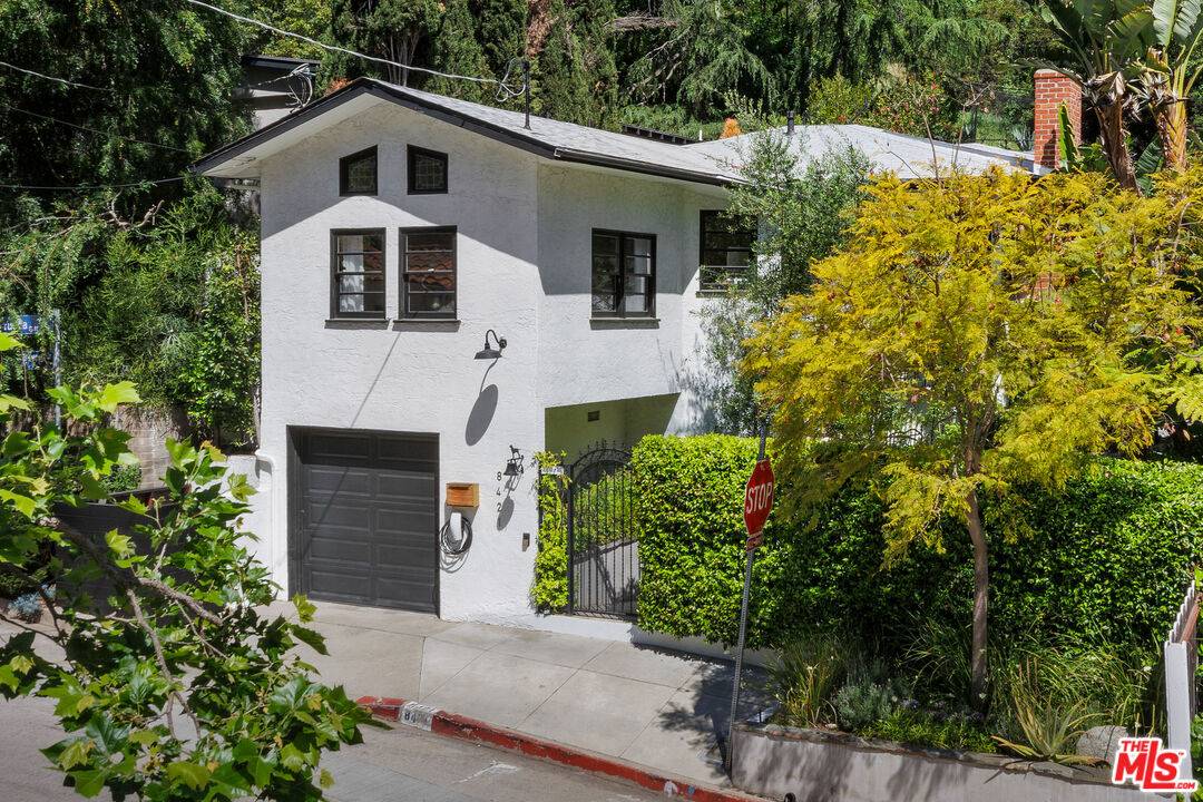 8421 Kirkwood Dr 3BR Hollywood Hills East La