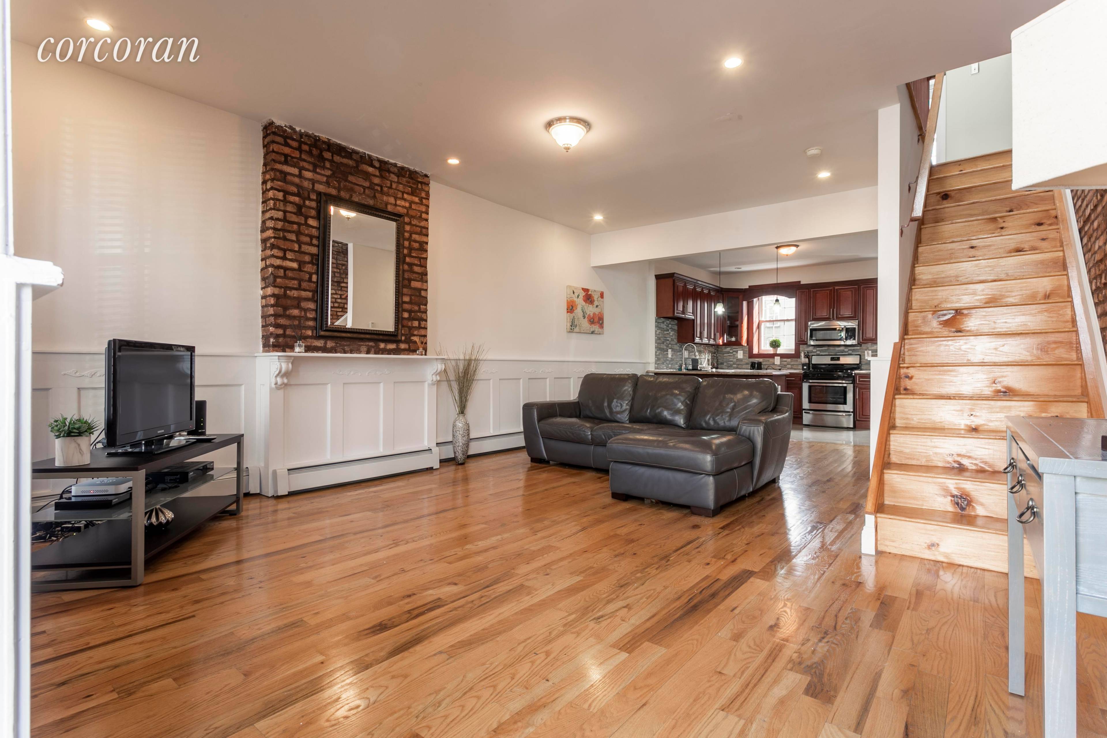 FULLY FURNISHED 3 BR 2. 5 BA IN BUCOLIC BED STUY !