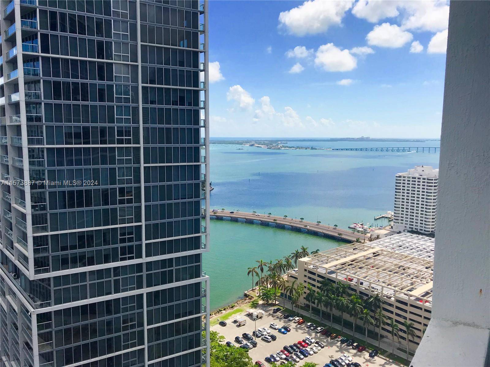 BEAUTIFUL 1 1 UNIT IN THE HEART OF BRICKELL WITH WHITE CERAMIC FLOORS, STAINLESS STEEL APPLIANCESAND AMAZING VIEWS OF THE POOL, BISCAYNE BAY AND MIAMI RIVER.