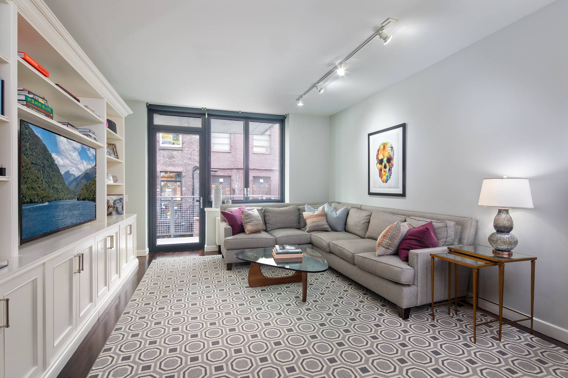 Welcome to your new home, a serene retreat on a quiet block in a fantastic location the crossroads of Union Square, the West Village, Chelsea and Flatiron.