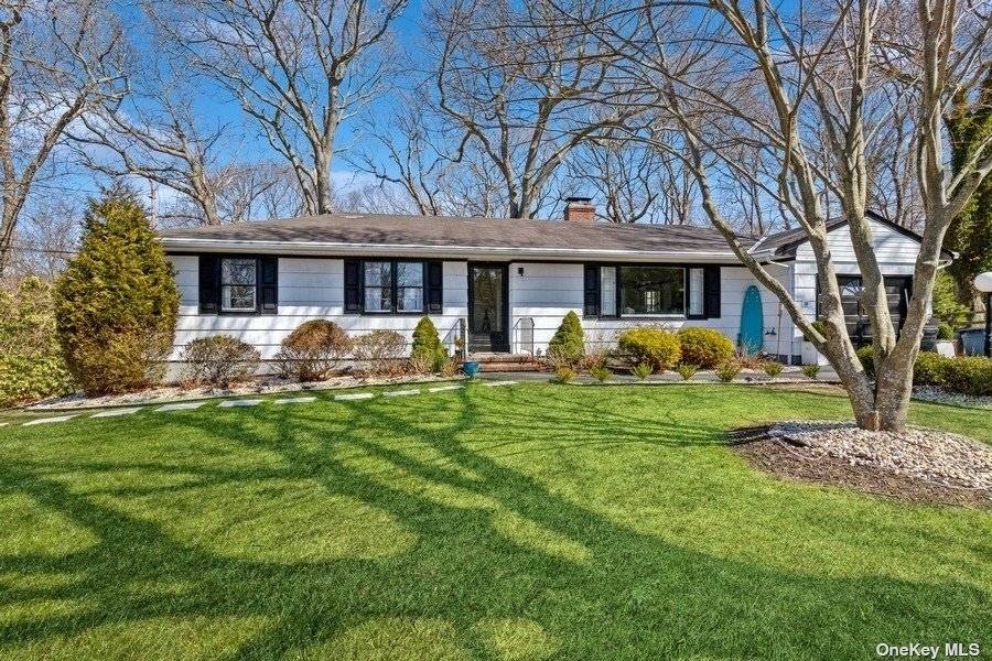 Nested in the picturesque East End of Long Island, this charming rental offers an idyllic retreat.