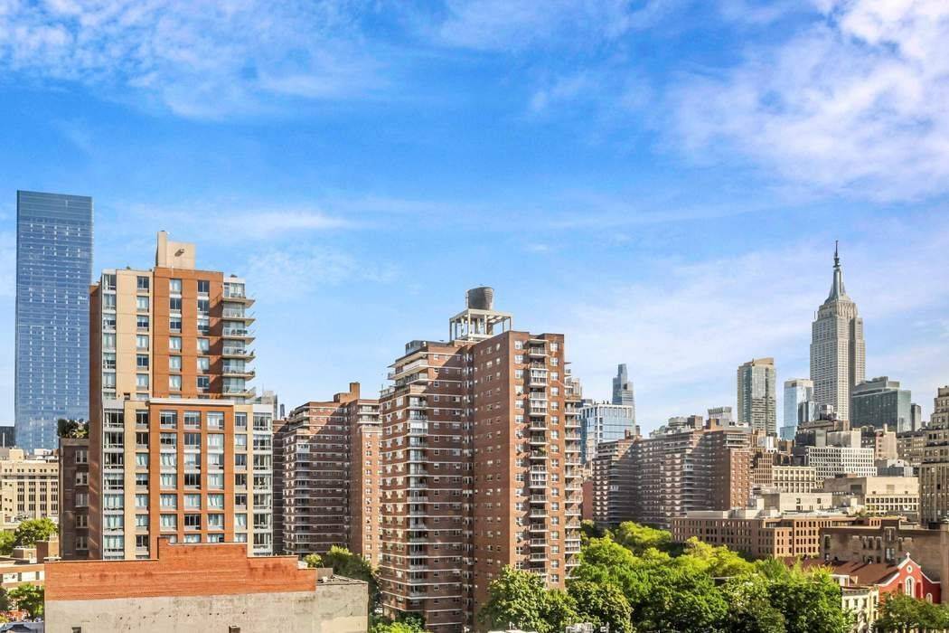 CLASSIC PREWAR 2 BEDROOM WITH OPEN VIEWS IN LONDON TERRACE APARTMENT Rarely available high floor with open north and west views and a one of a kind floorplan makes 11L ...