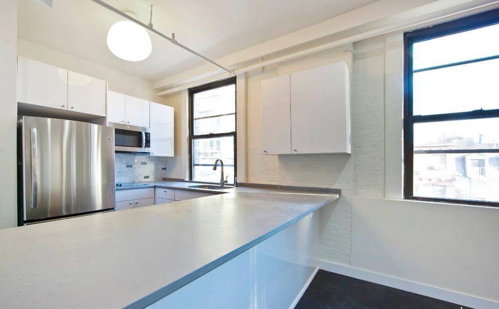 Unique Loft Style 2 Bedroom located on Spring and Lafayette a Perfect SOHO location !