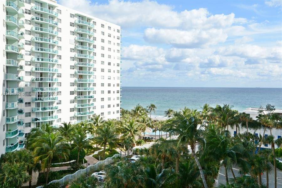 Airbnb Welcome ! Short term rental unit with 2 beds and 2 baths in oceanfront building in the heart of Hollywood.