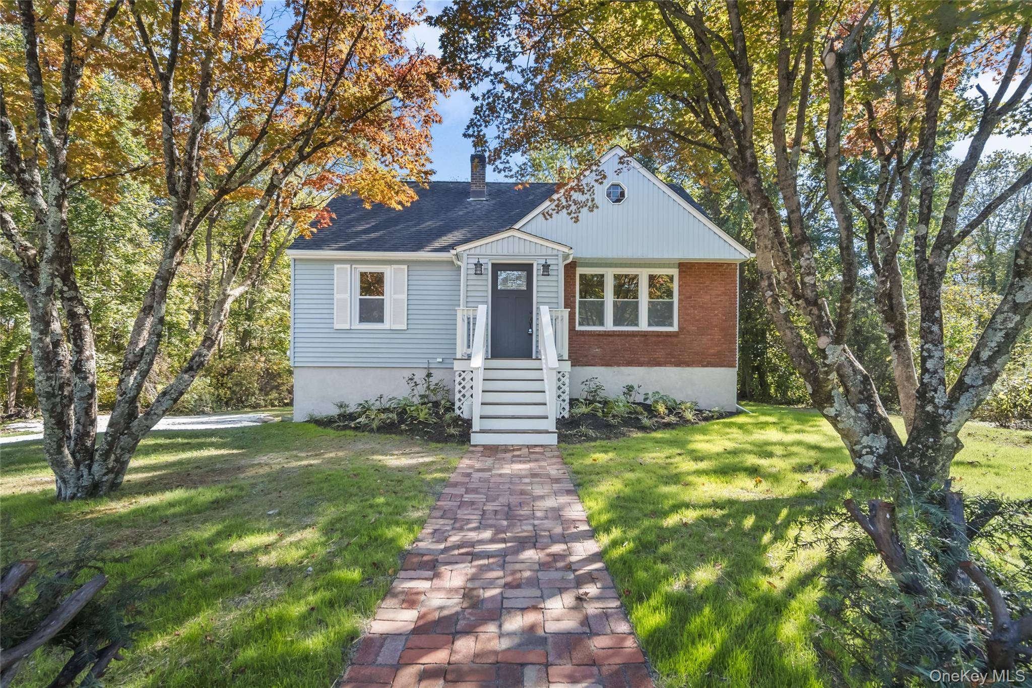 Just steps from the Westchester border, this beautifully renovated Cape offers peace and privacy on a serene half acre lot that backs up to 46 acres of county owned land ...