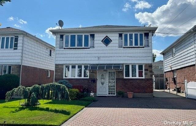Lovely 2nd floor apartment in 2 family home in Old Howard Beach, Apartment has been totally renovated.