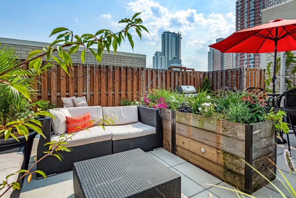 Introducing a once in a lifetime opportunity to spend your summers and beyond, lounging on one of the largest, private rooftop terraces currently available in Long Island City.