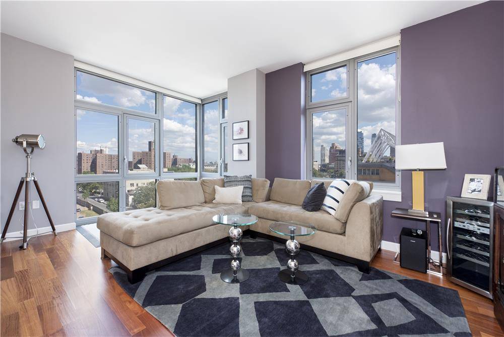 Located in J Condominium, a luxury, full service Condominium building in Brooklyn's exclusive neighborhood, Dumbo.