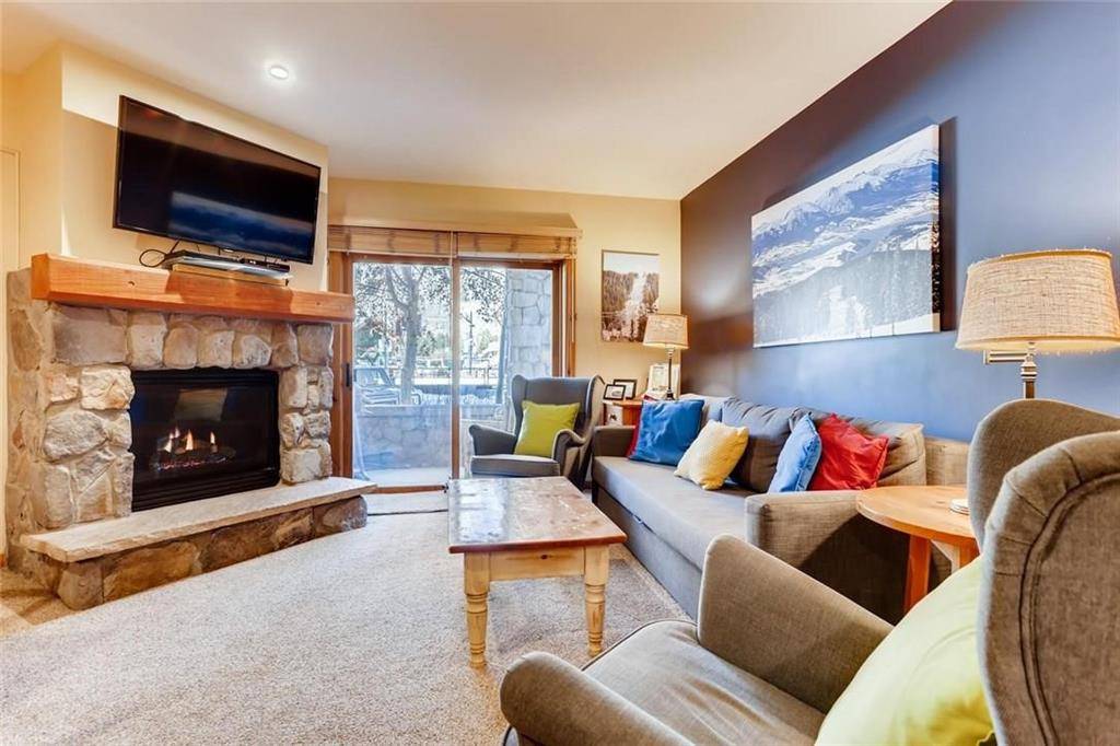 Located at the base of the ski area in River Run Village, this oversized corner 2 bedroom den is a 25 deeded ownership.