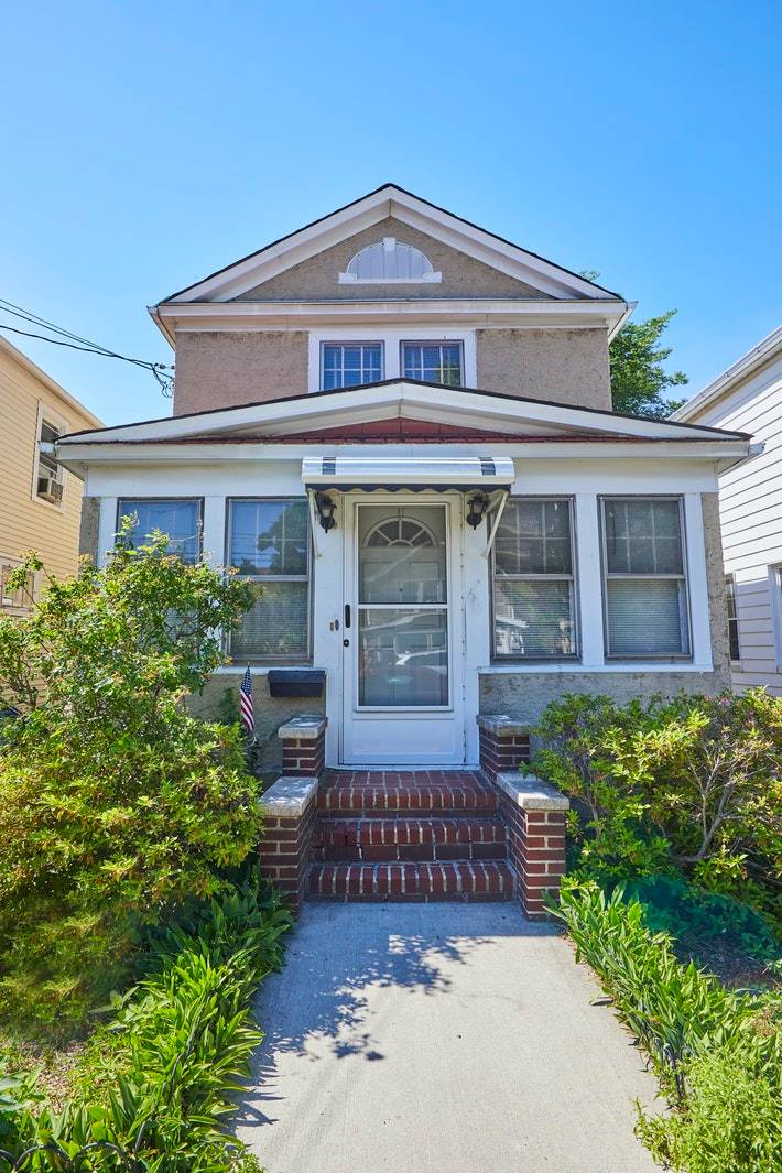 Welcome to Kingsbridge ! A detached single family Home overlooking the charming treelined street, just blocks from Broadway, Van Cortlandt Park, BJ's, shops and restaurants.