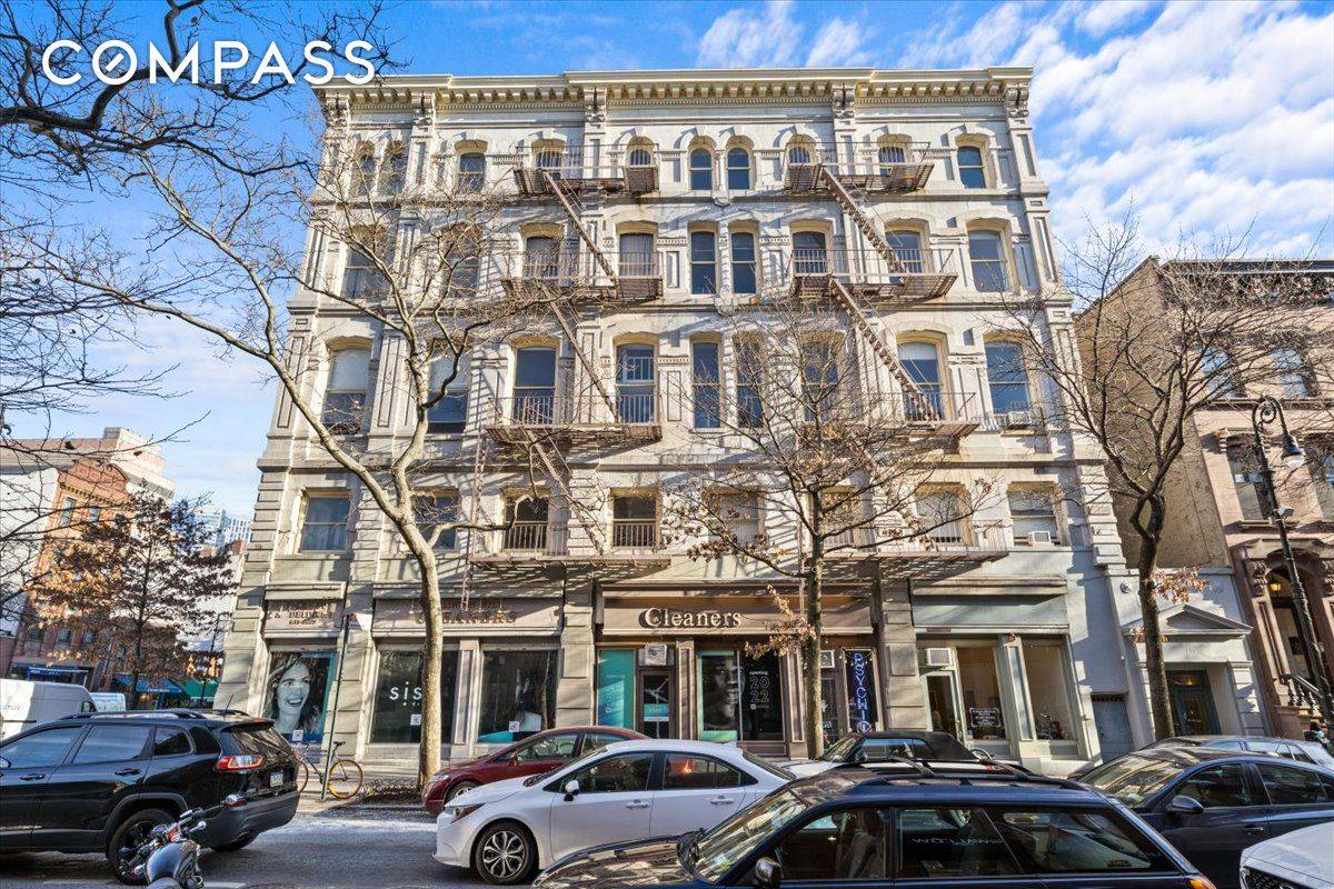 Don't miss this rare opportunity to own a corner unit at 191 Clinton Street, Located on the border were Cobble Hill meets Brooklyn Heights.