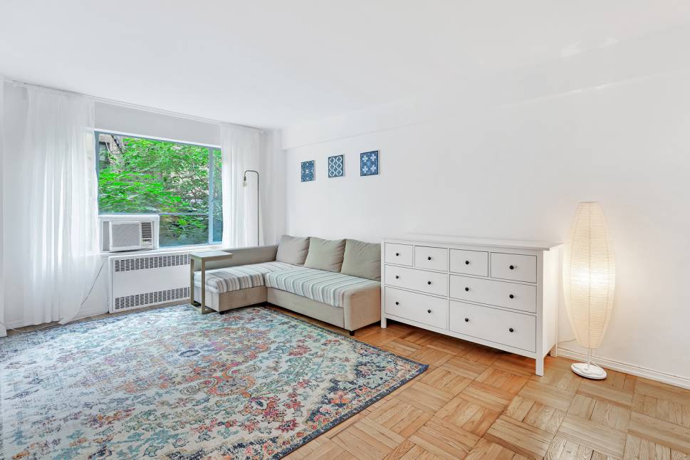 Situated on a gorgeous brownstone block, 117 East 37th street is in the heart of Murray Hill and all that it has to offer.