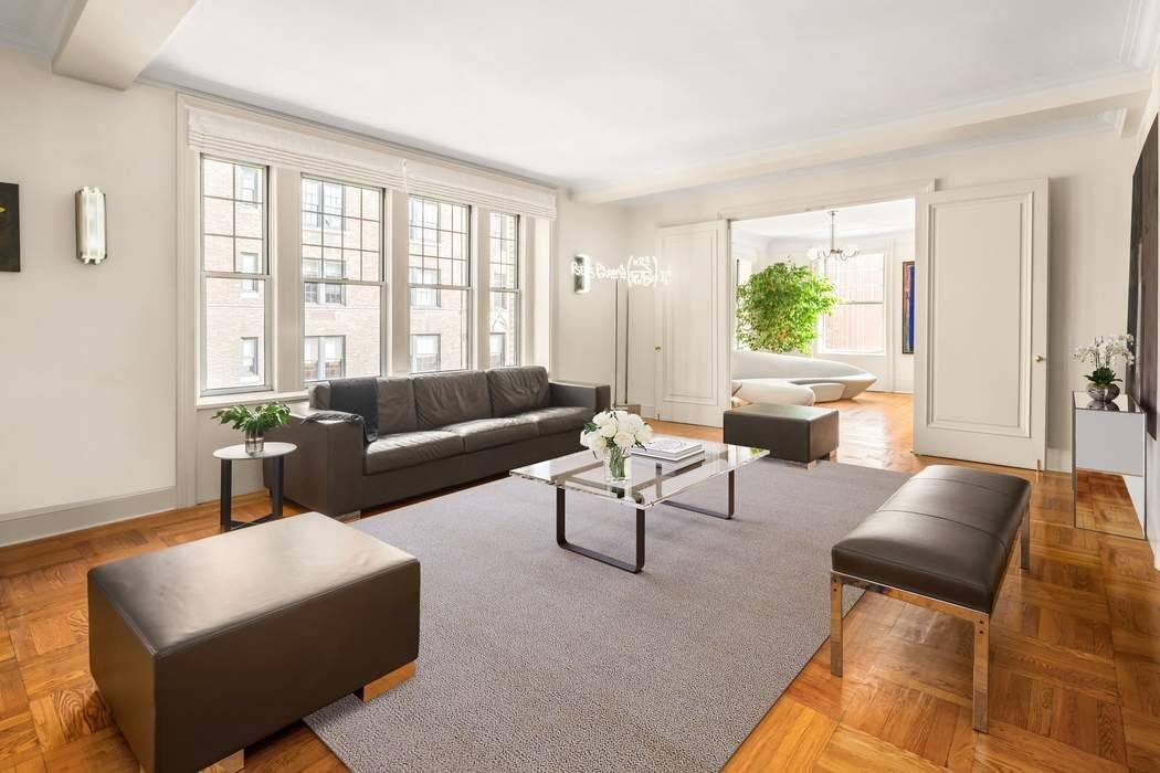 Built in 1912 by master architects George and Edward Blum and notable for its impressively graceful entrance and lobby, 875 Park Avenue is a highly sought after white glove cooperative.