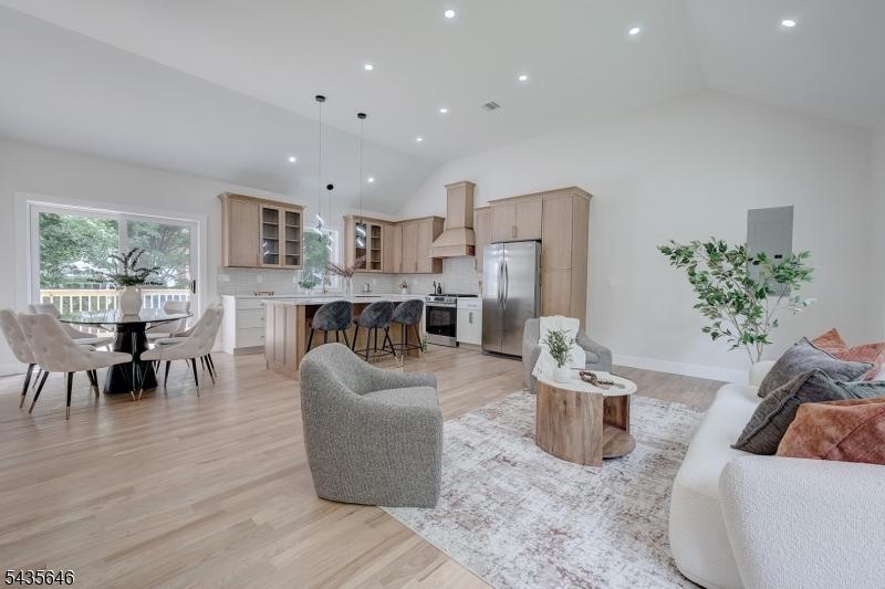 Living Room / Kitchen