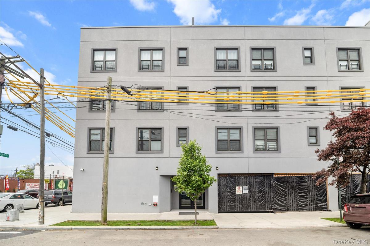 Residential frontage on East 87th Street