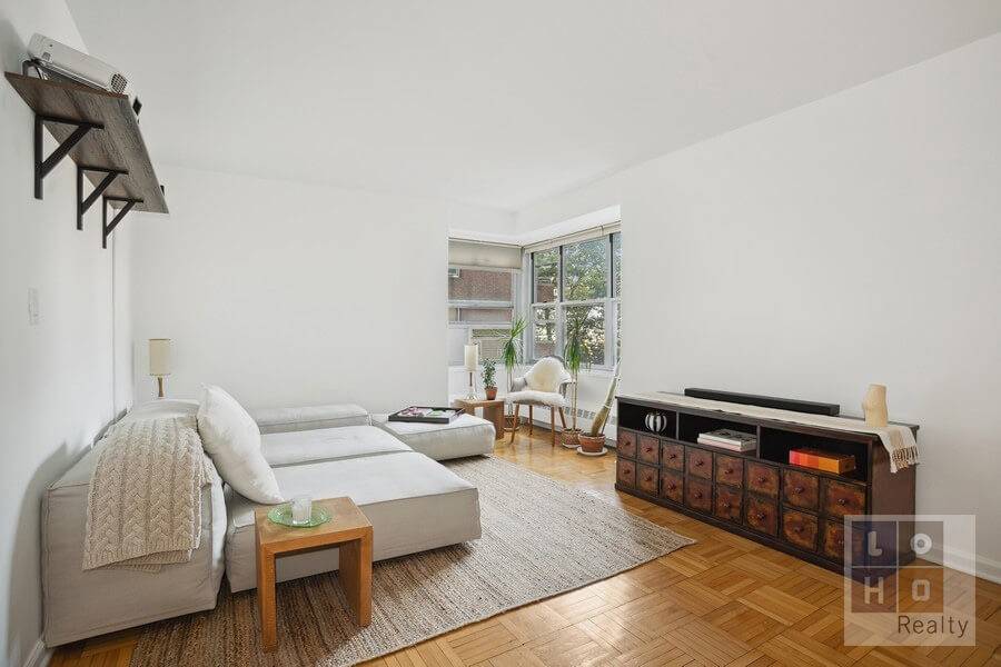 The largest and best two bedroom layout East River has to offer, this spacious 2 bedroom features almost 1, 100 sq.