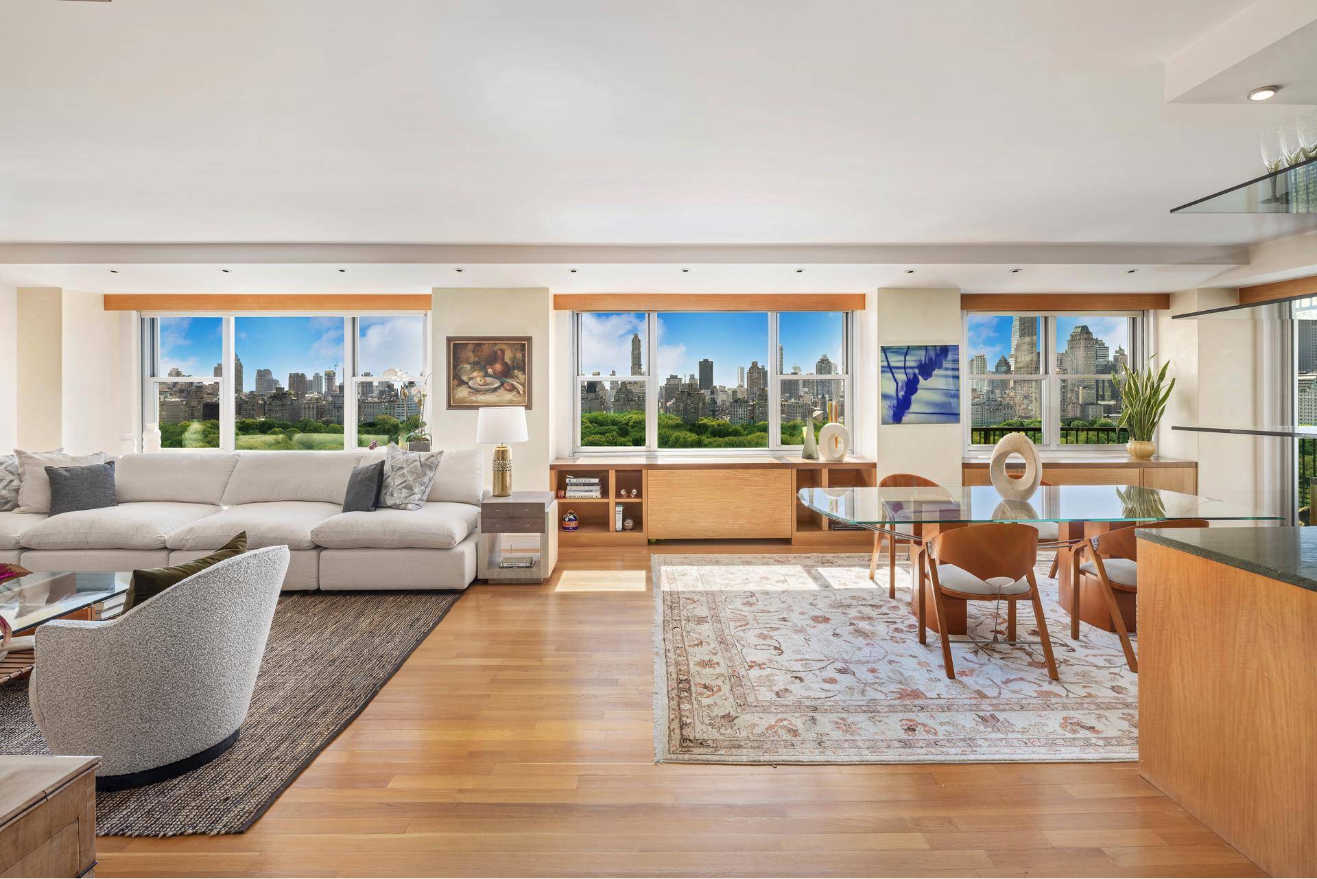 Behold spectacular views of Central Park, the southern and eastern skyline, and beyond from this high floor 3 bedroom, 3 bathroom residence, perfectly located at 68th Street and Central Park ...