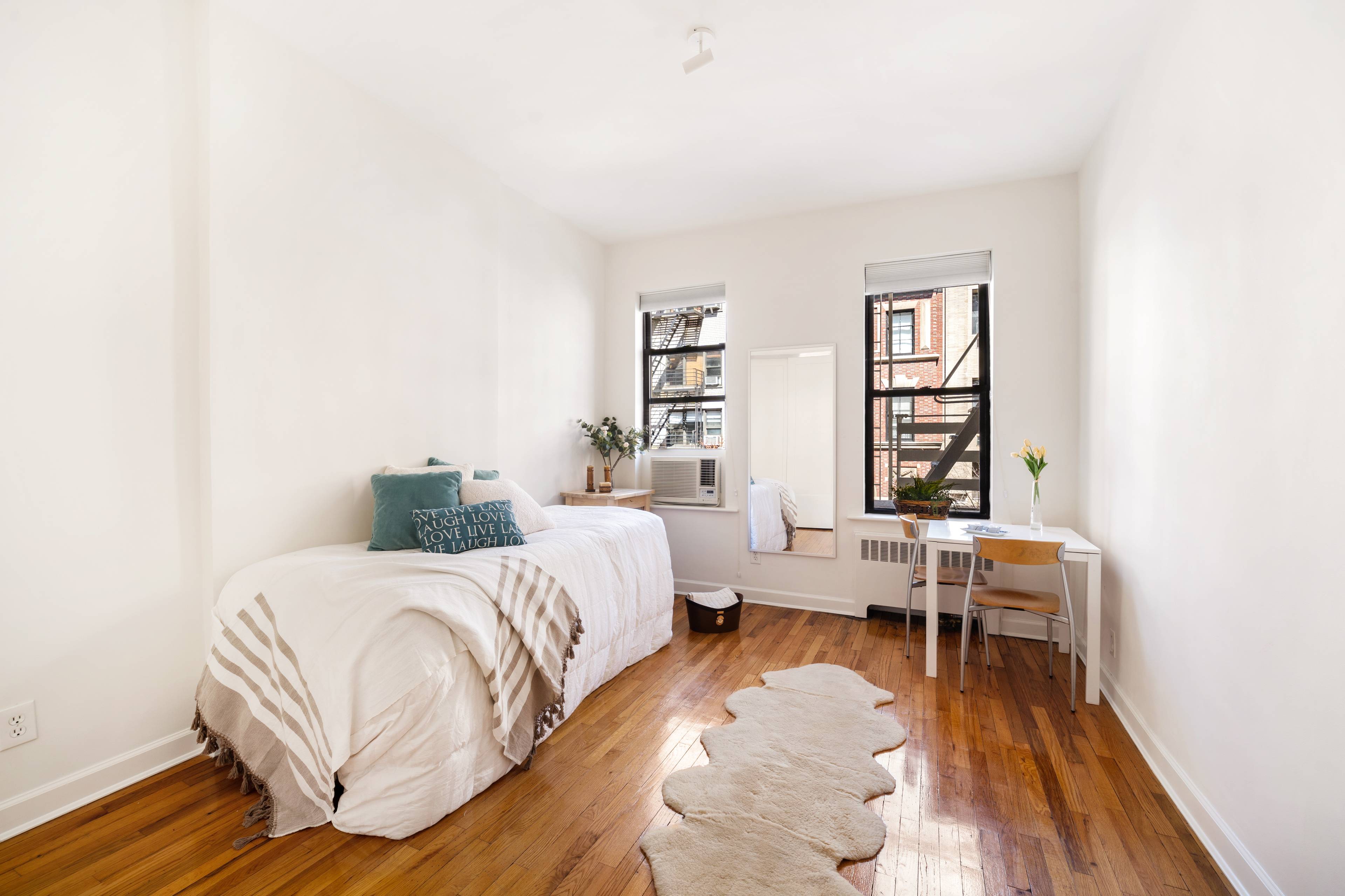 Upper East Side Stylish, charming studio apartment 2D situated on East 83rd Street between Park and Lexington Avenues.
