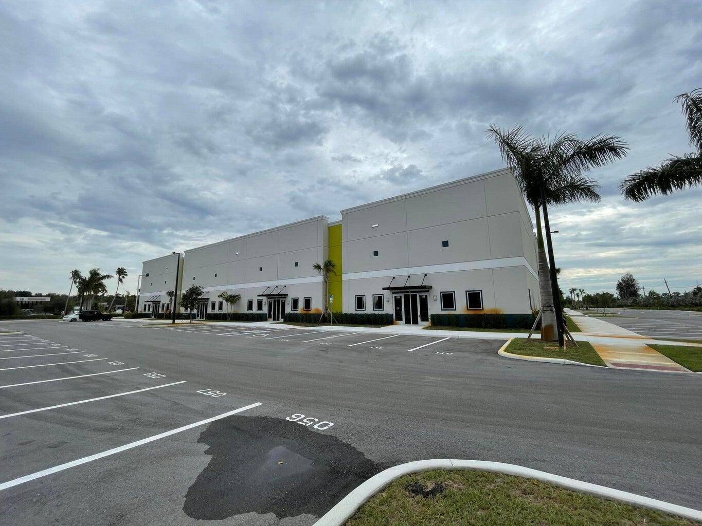 Prime Flex Space Warehouse Condo Double Units Available be the first to occupy these newly constructed double end cap units, 107 108, offering a combined 4, 669 square feet of ...