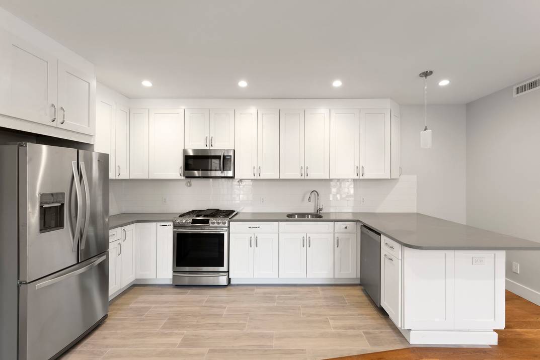 Residence features 2019 new development Expansive 18.