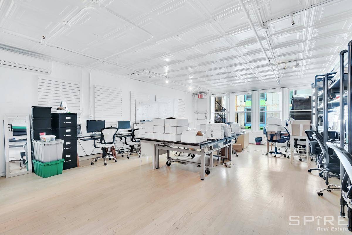 Step inside this full floor Chelsea loft with direct key elevator access.