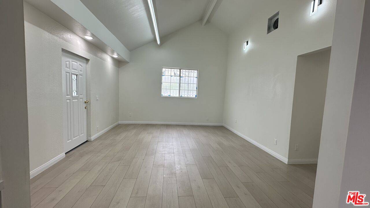 5329 Fountain Ave 4BR La
