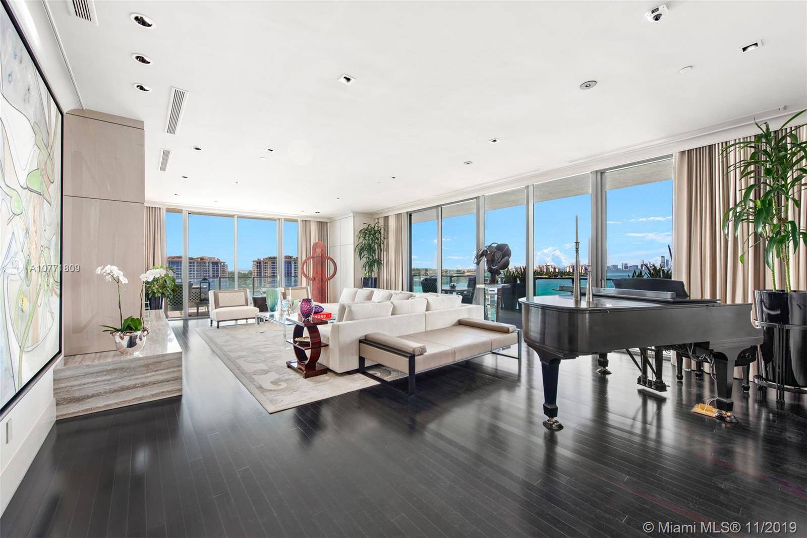 Enjoy unparalleled city bay ocean views from this highly coveted WEST facing apt in SOFI's most prestigious bldg.