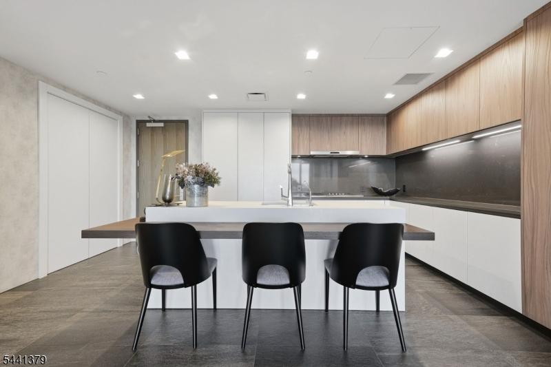 Breakfast bar
