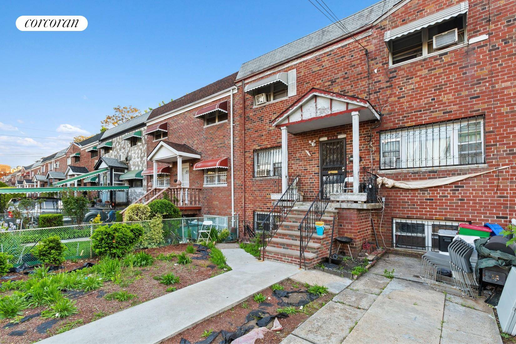 If you've been looking for a home in East New York, Brooklyn, 656 Van Siclen Avenue is what Brooklyn real estate dreams are made of !
