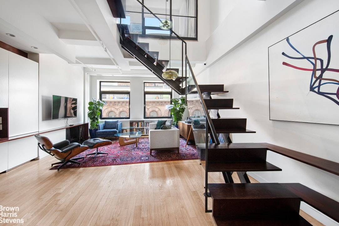 A modern take on an artist's loft in one of Downtown's most sought after neighborhoods.