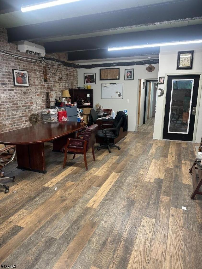 Back office space 1c