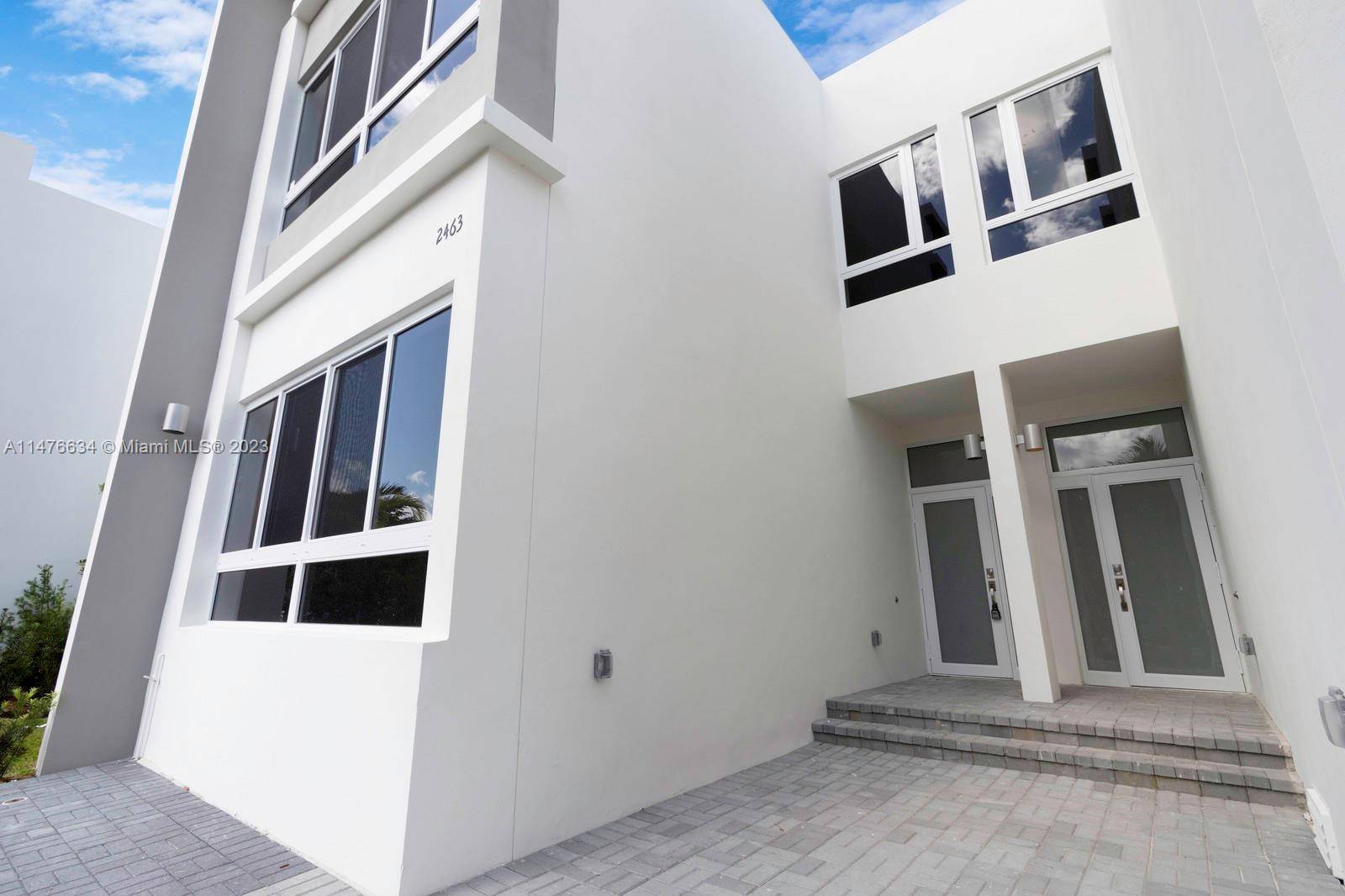 Highly desirable ParcView Villas Townhome available for rent.