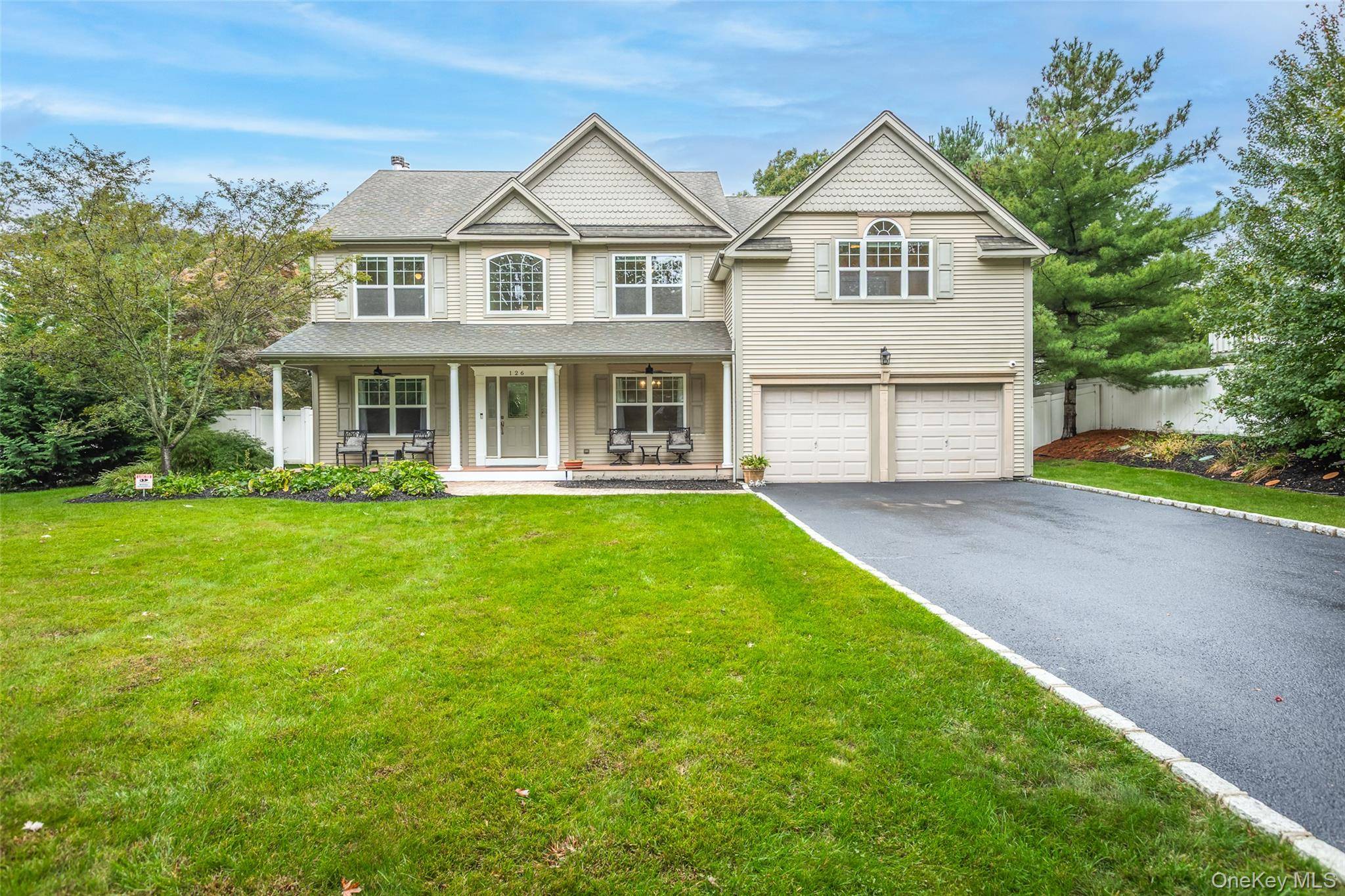 WOW ! This 2006 custom built 3100 Sq Ft Colonial is Situated On A Lovely park like shy flat 1 Acre.