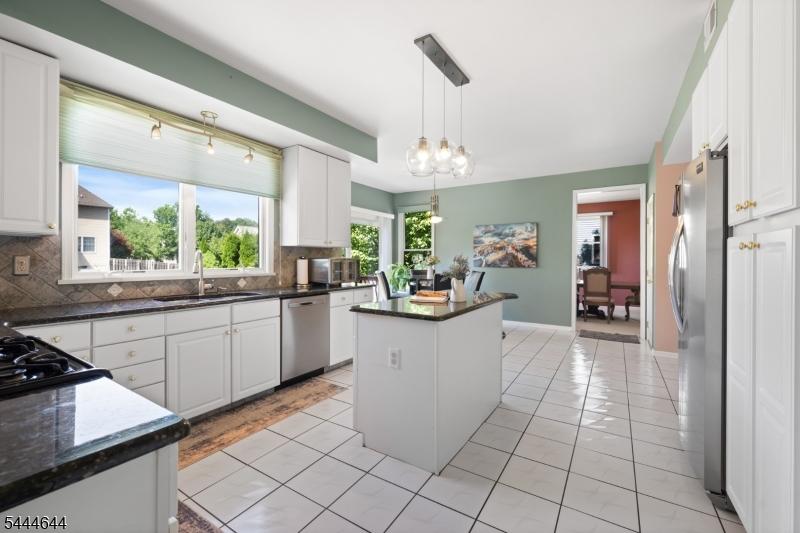 GRANITE COUNTER TOPS