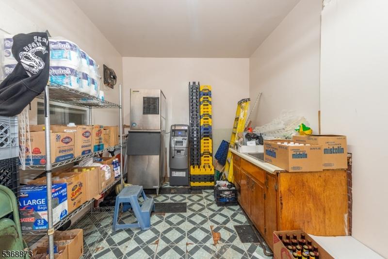 STORE