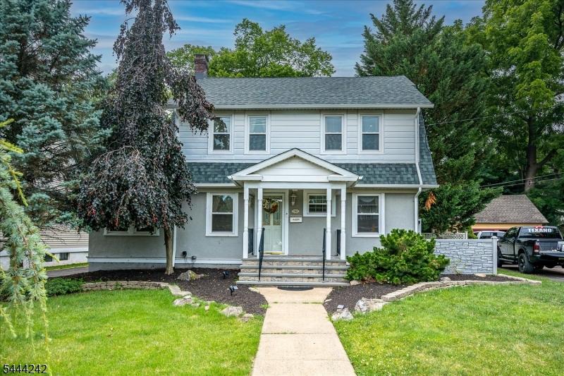 Welcome to 1140 Hillside Ave!