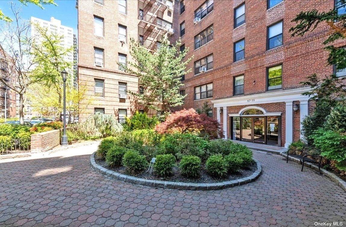 Beautiful, spacious 2 bedroom co op, located in the heart of Forest Hills, large living room with lot of closets, high ceiling and hardwood floors.