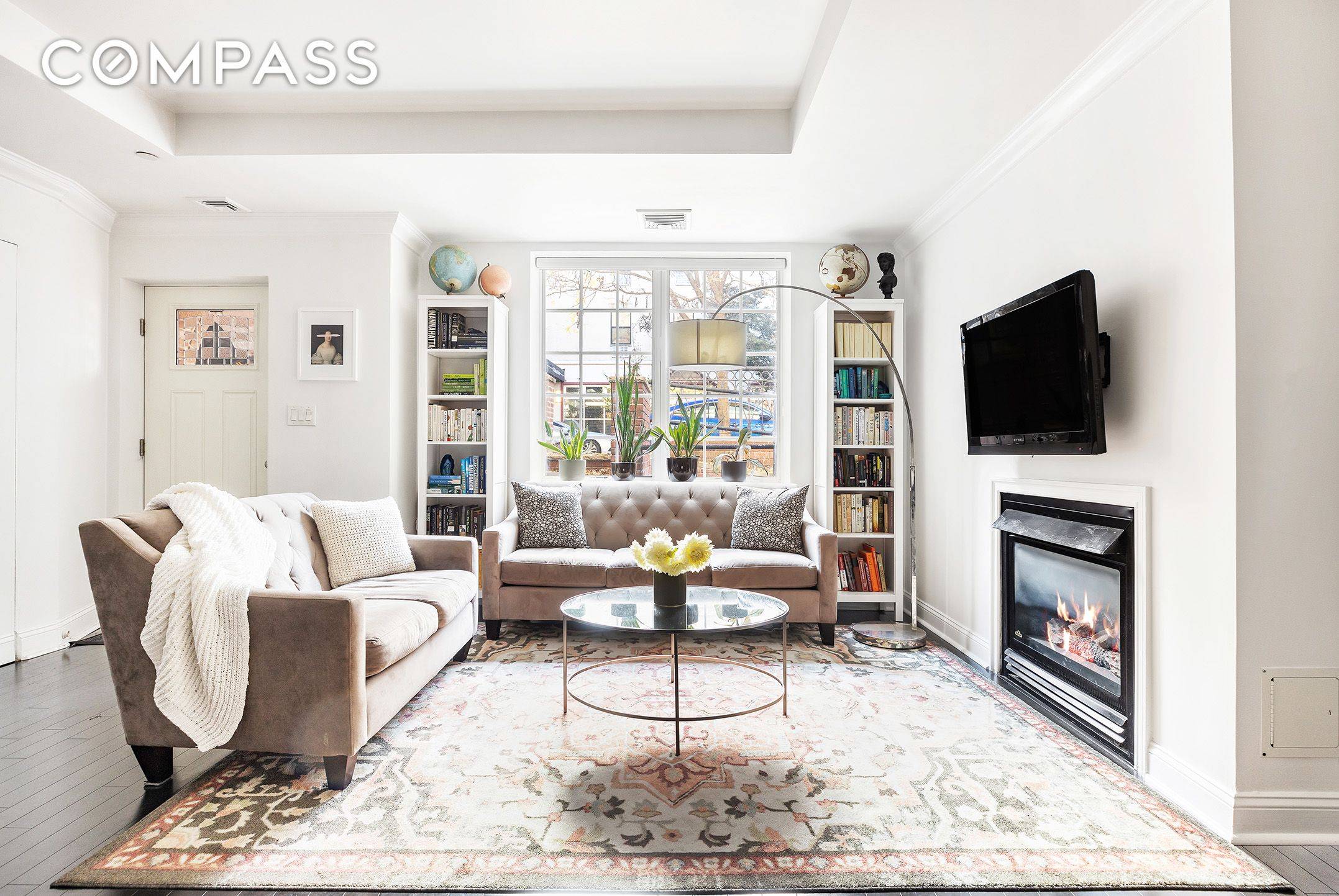 Welcome to 305 Warren Street, 1, a 2BR 2BA Cobble Hill condo that truly checks off all the boxes.