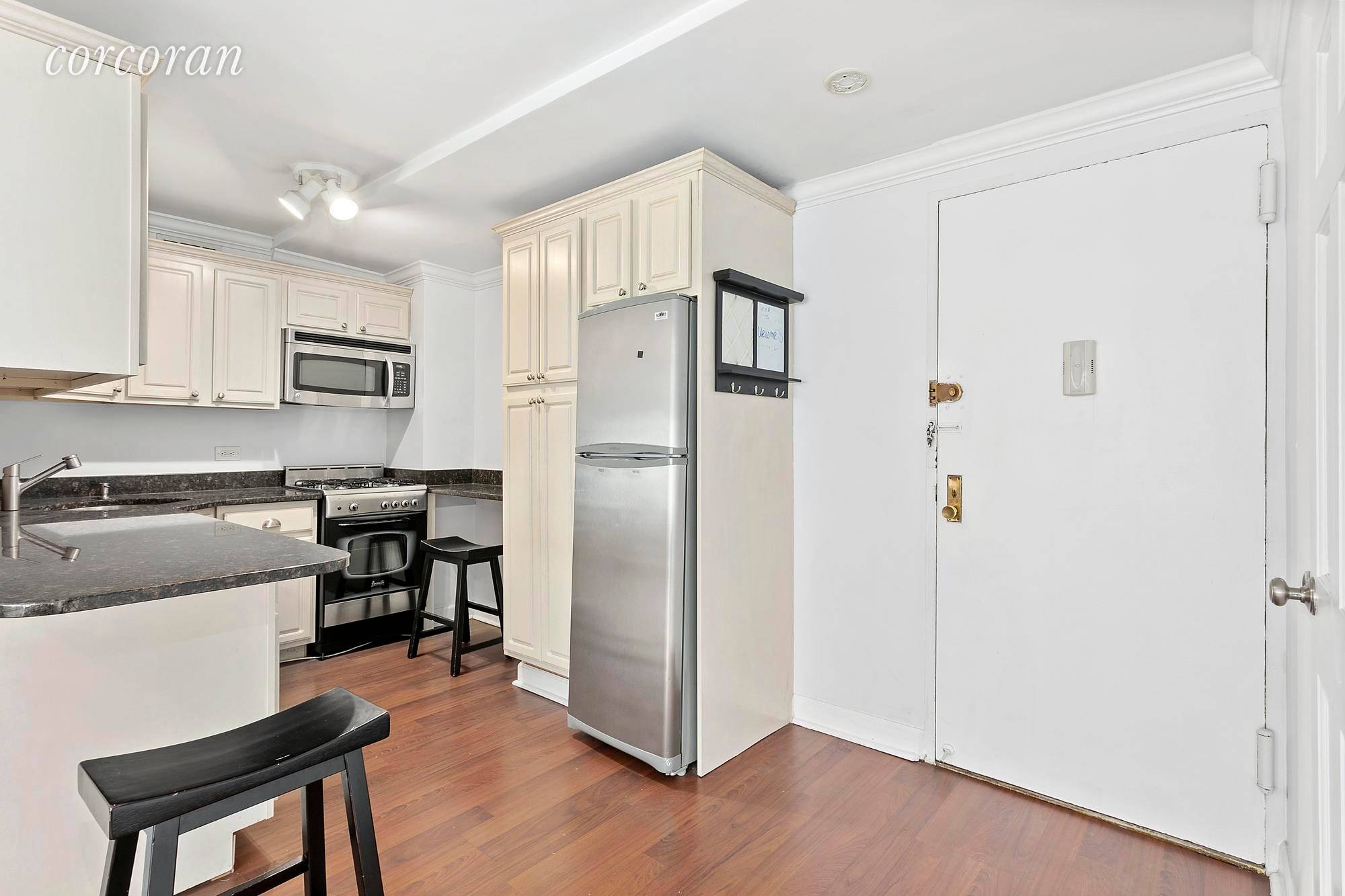 Move right in to this serene alcove studio convertible one bathroom perched on the 10th floor of a full service building in Gramercy Park Murray Hill.